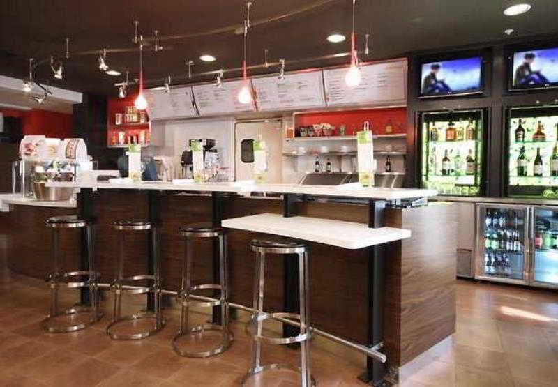 Courtyard By Marriott Salinas Monterey Hotel Restaurant photo