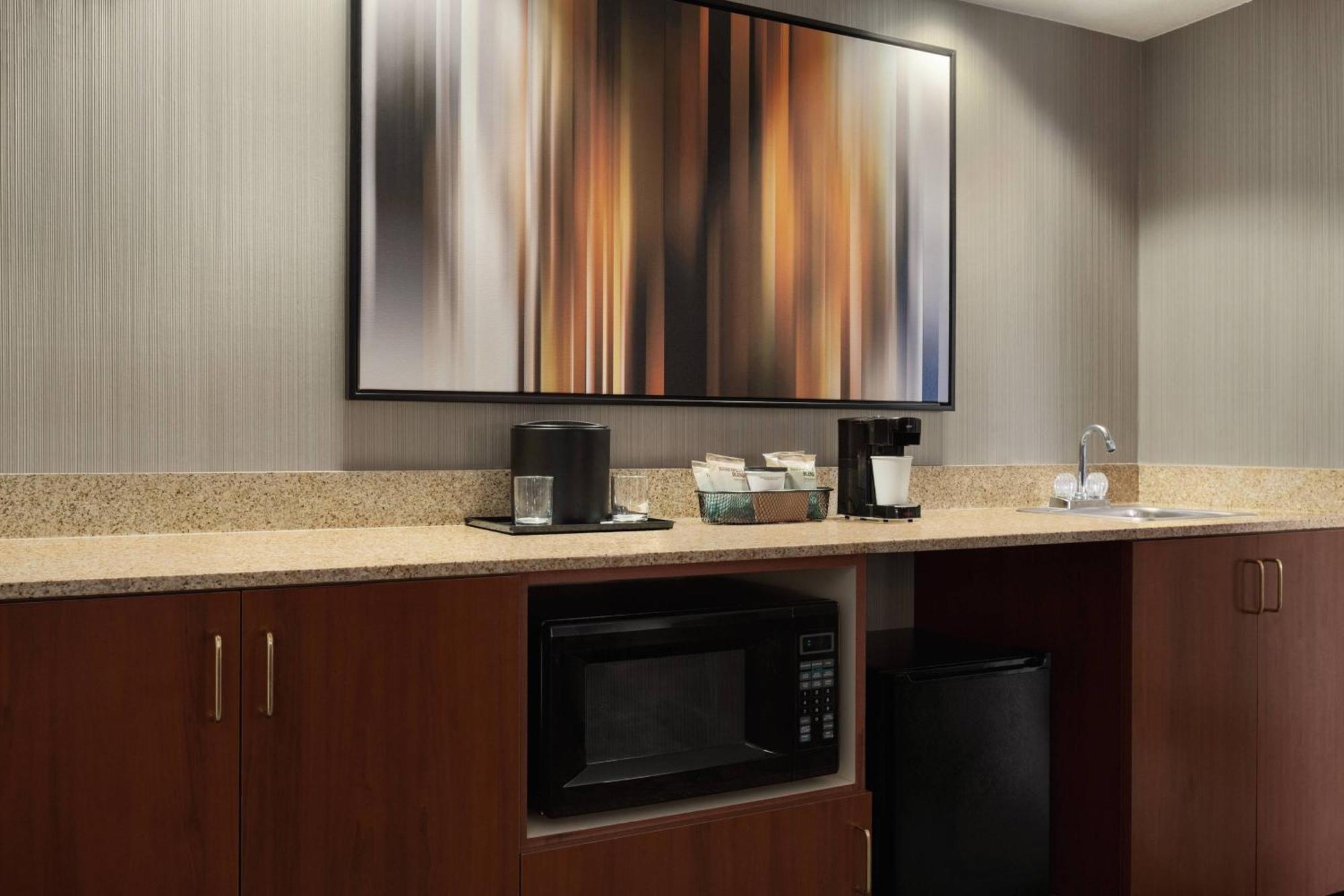Courtyard By Marriott Salinas Monterey Hotel Exterior photo