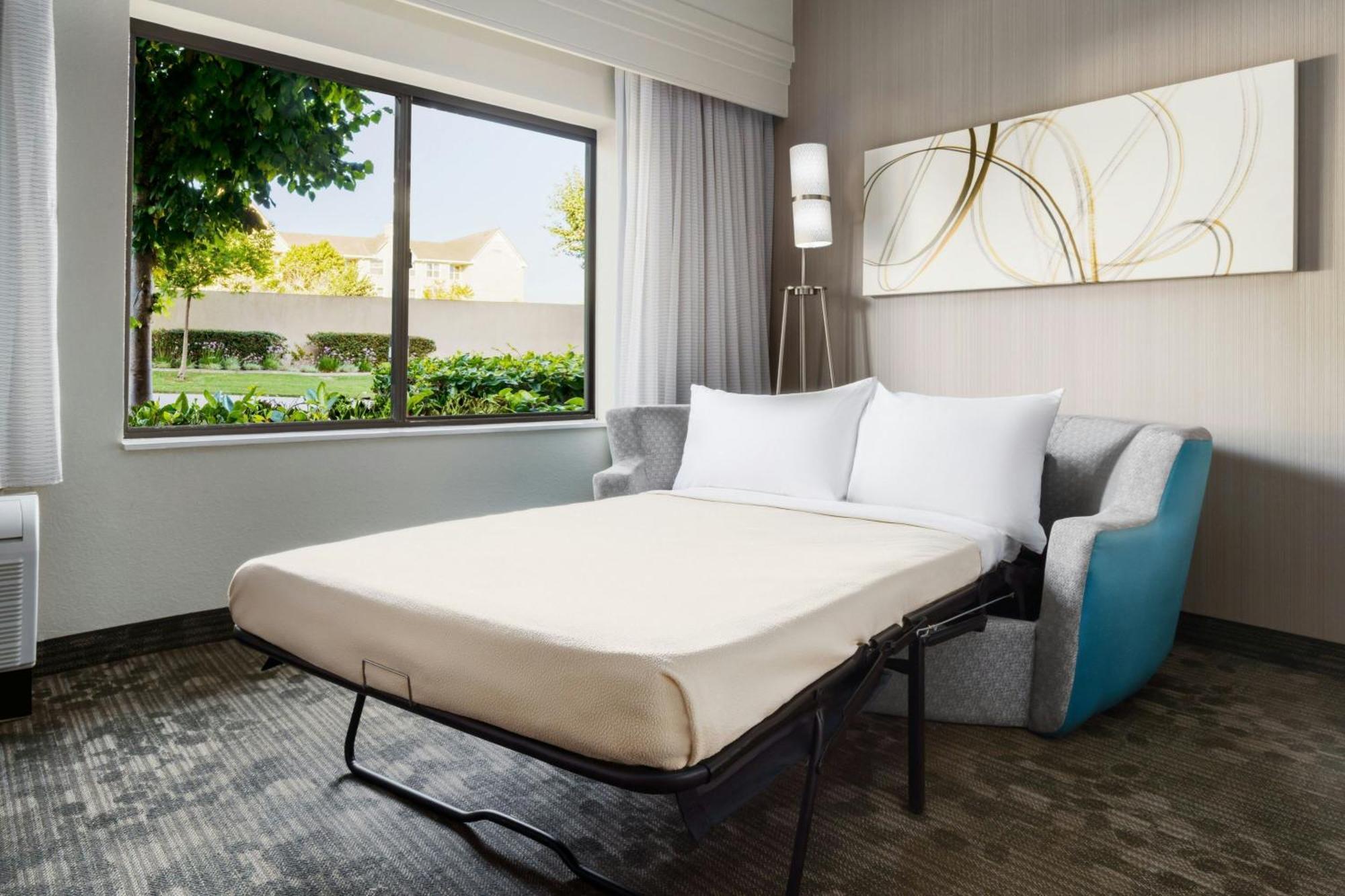 Courtyard By Marriott Salinas Monterey Hotel Exterior photo