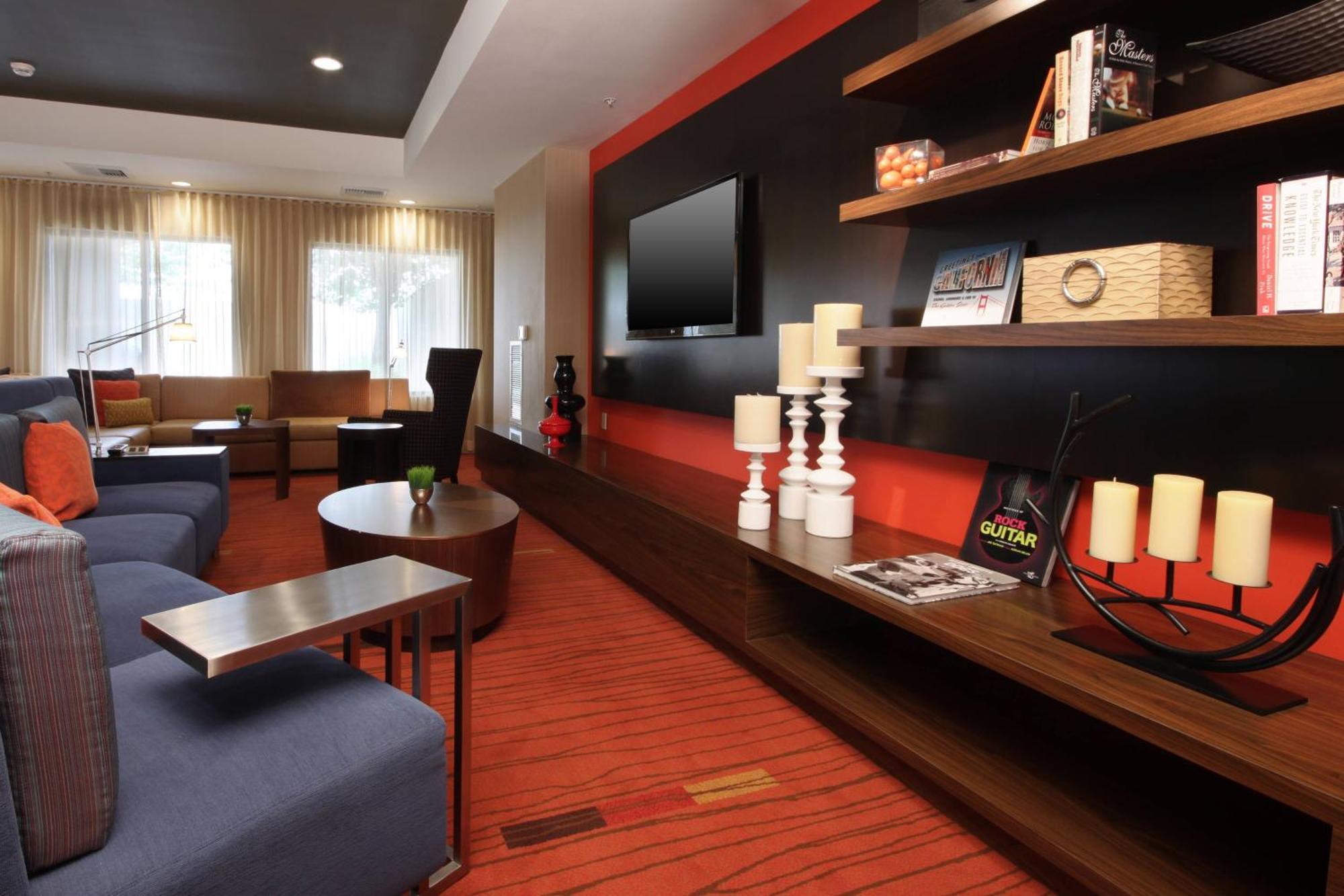 Courtyard By Marriott Salinas Monterey Hotel Exterior photo