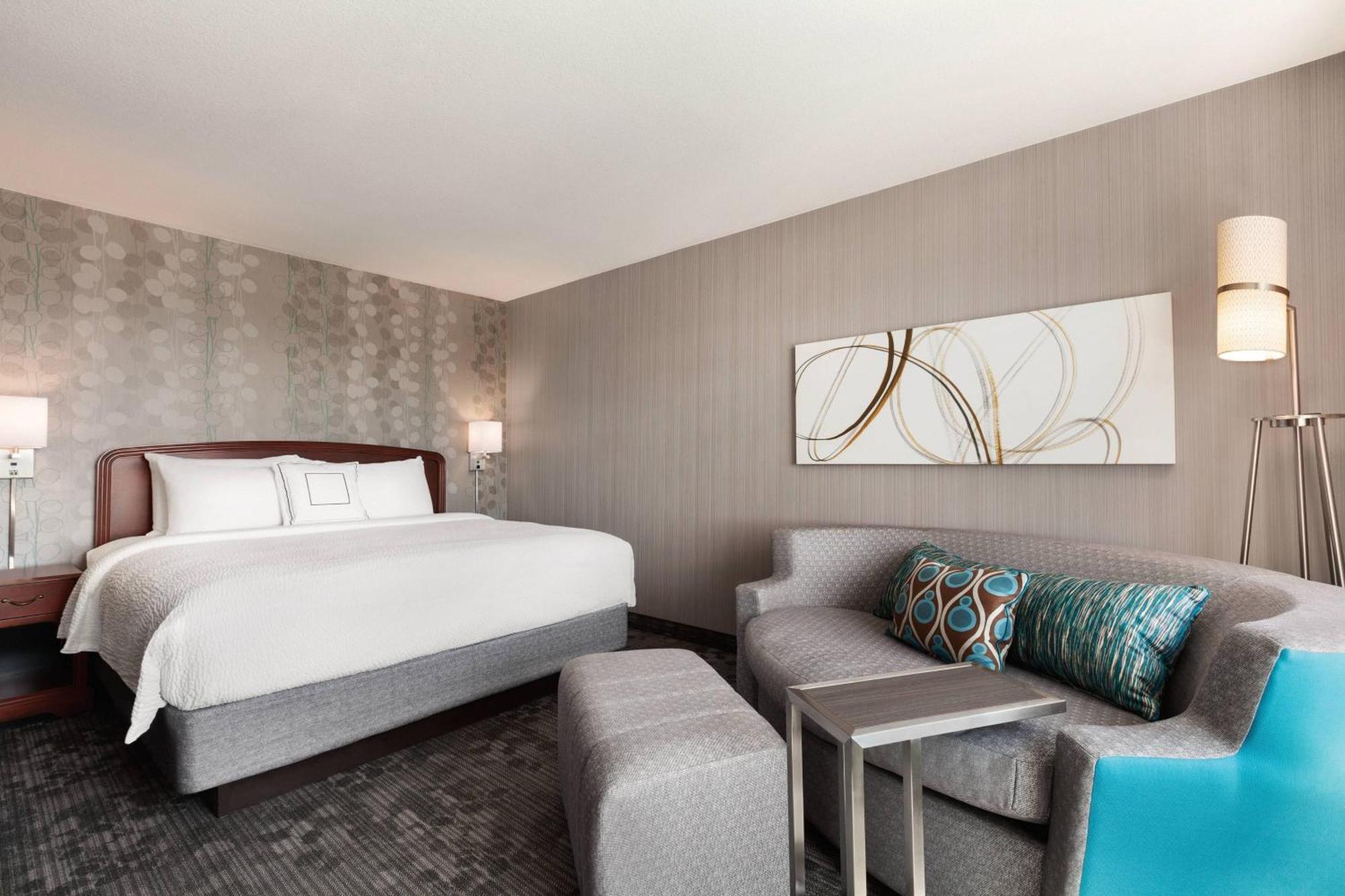 Courtyard By Marriott Salinas Monterey Hotel Exterior photo