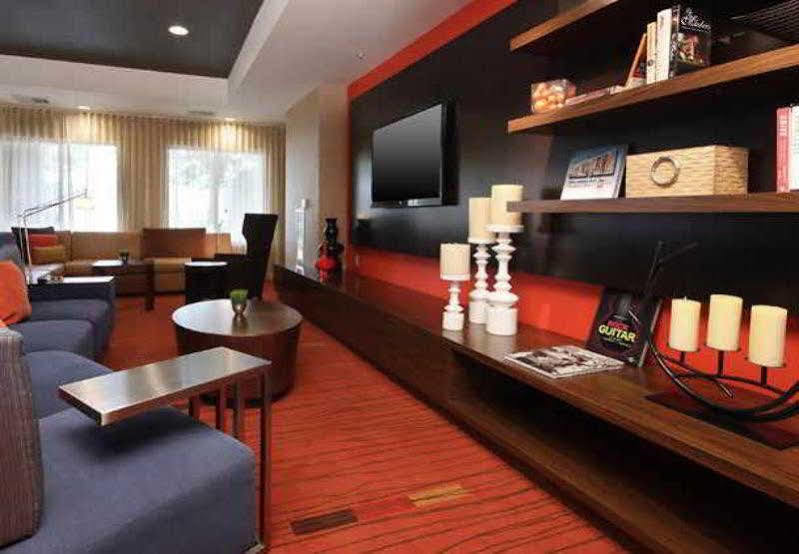 Courtyard By Marriott Salinas Monterey Hotel Exterior photo